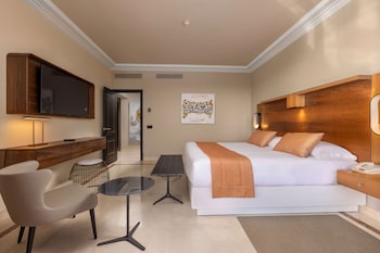 unique club at lopesan costa meloneras resort