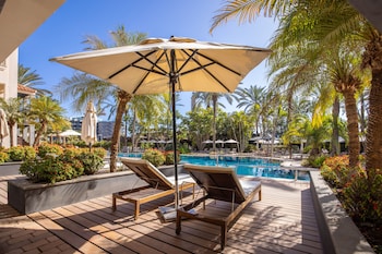 unique club at lopesan costa meloneras resort