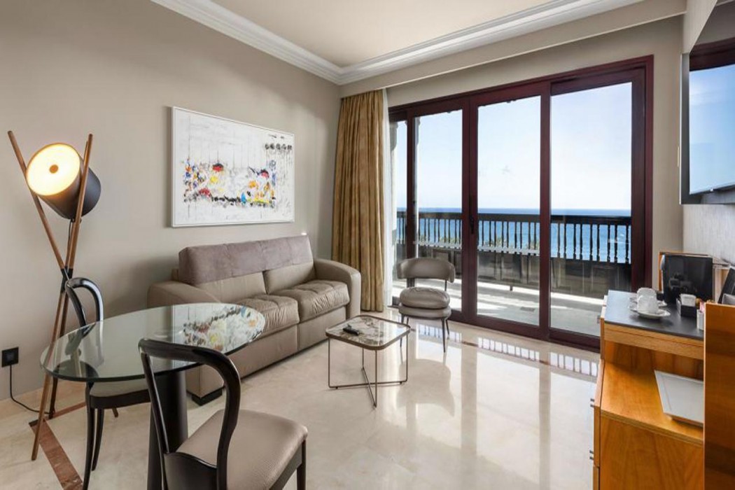 unique club at lopesan costa meloneras resort
