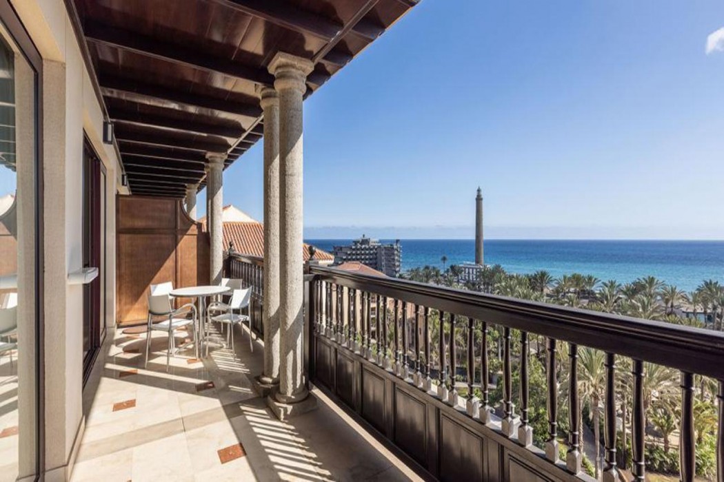 unique club at lopesan costa meloneras resort
