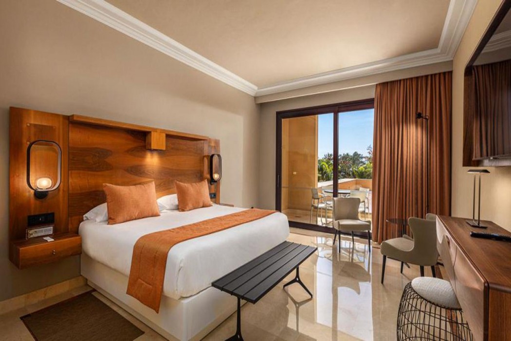 unique club at lopesan costa meloneras resort