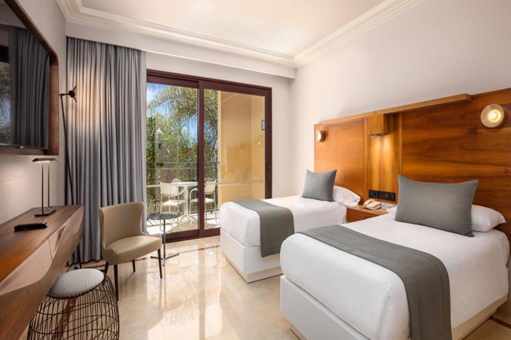 unique club at lopesan costa meloneras resort