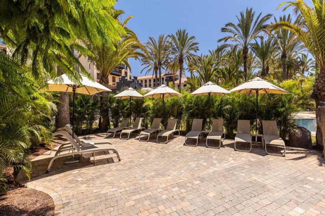 unique club at lopesan costa meloneras resort