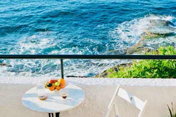 elpida seafront paradise apartment in crete