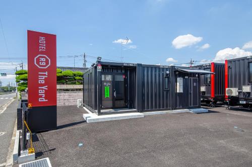 hotel r9 the yard ube