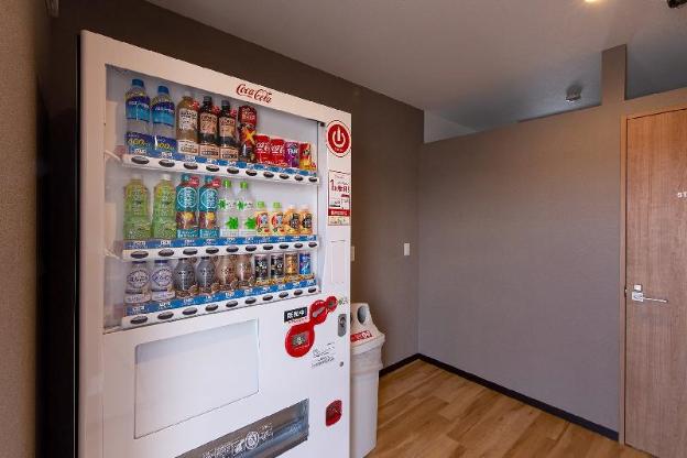 hotel r9 the yard ube