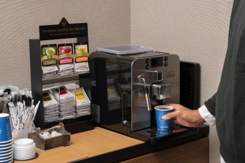 hotel r9 the yard ube