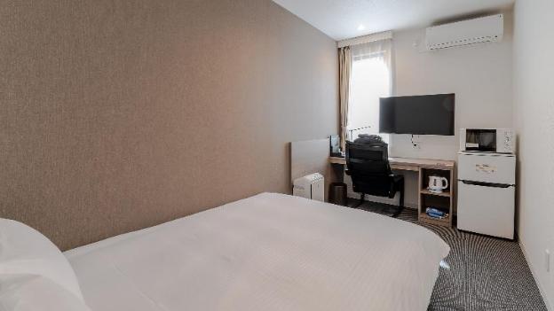 hotel r9 the yard ube