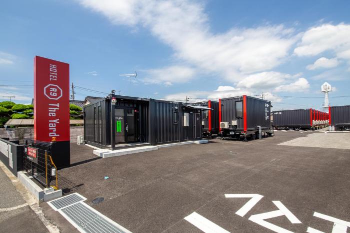 hotel r9 the yard ube