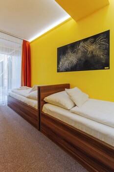 hostel mayer superior veszpra m