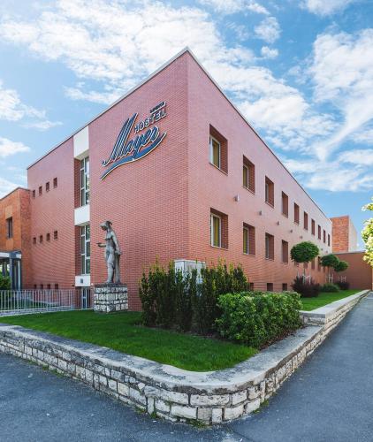 hostel mayer superior veszpra m