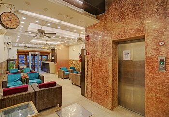 staybook atlanta new delhi train station