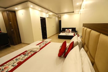 staybook atlanta new delhi train station