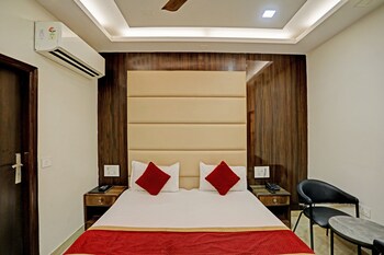 staybook atlanta new delhi train station