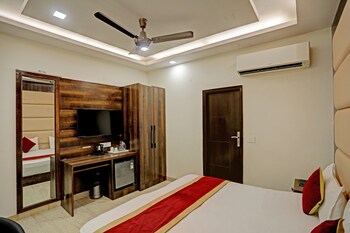 staybook atlanta new delhi train station