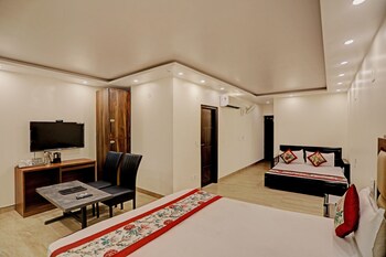 staybook atlanta new delhi train station