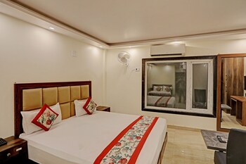 staybook atlanta new delhi train station
