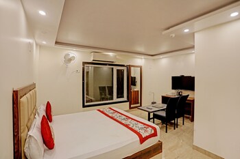 staybook atlanta new delhi train station