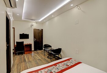 staybook atlanta new delhi train station