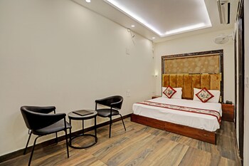 staybook atlanta new delhi train station
