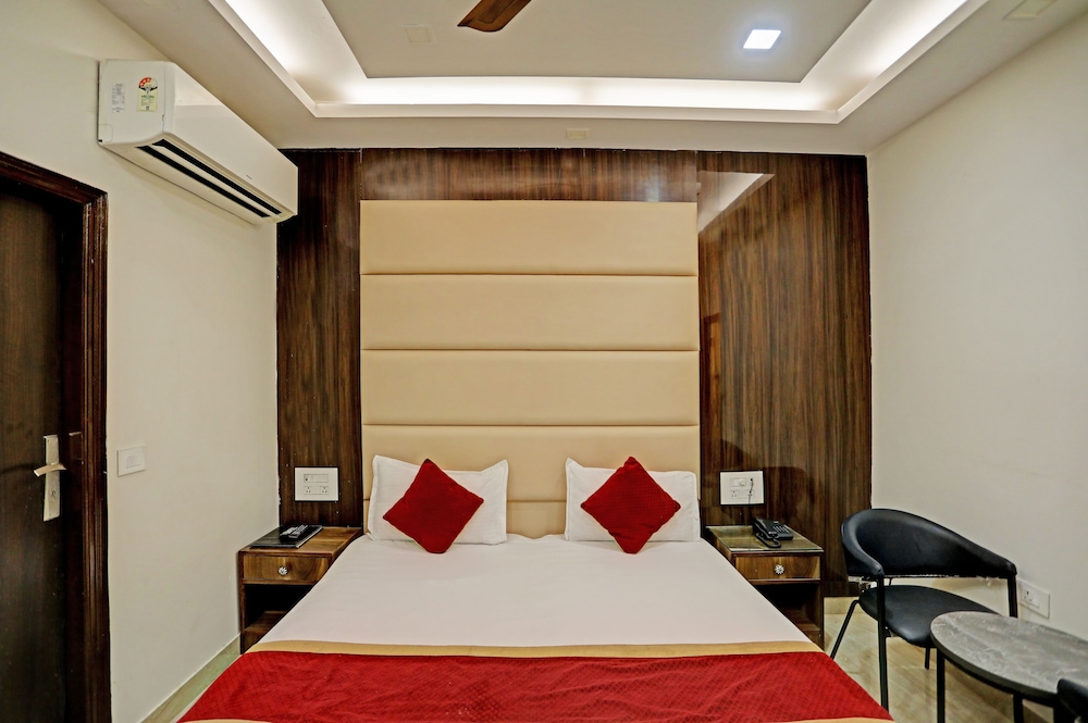 staybook atlanta new delhi train station