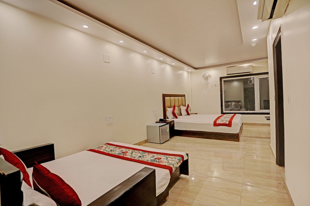 staybook atlanta new delhi train station