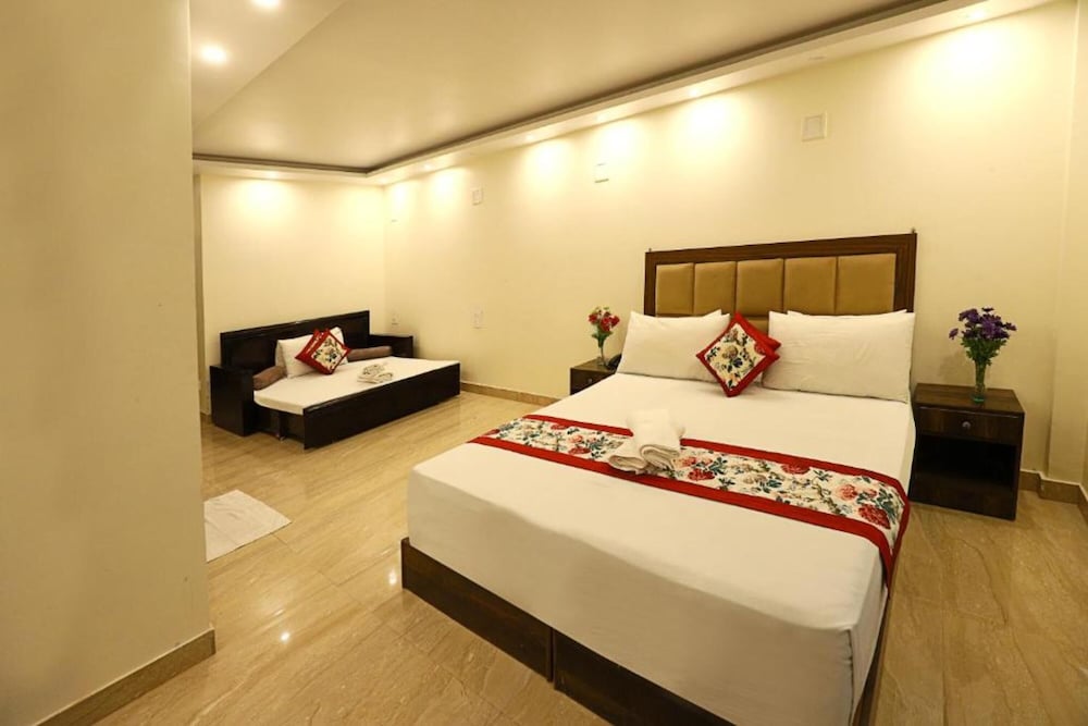 staybook atlanta new delhi train station