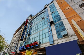 staybook atlanta new delhi train station