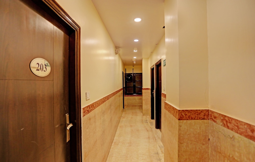 staybook atlanta new delhi train station