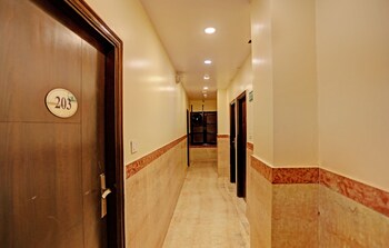 staybook atlanta new delhi train station