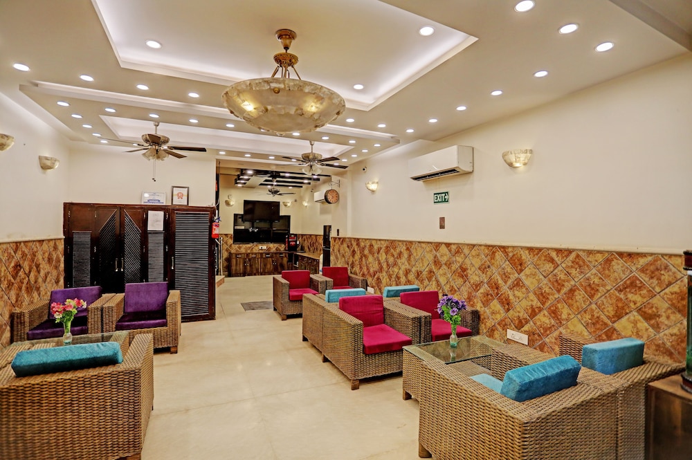 staybook atlanta new delhi train station