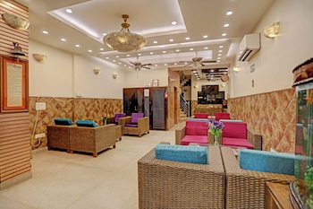 staybook atlanta new delhi train station