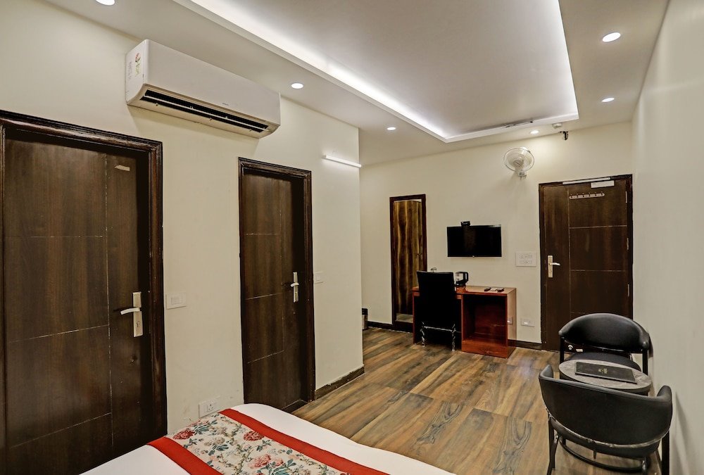 staybook atlanta new delhi train station
