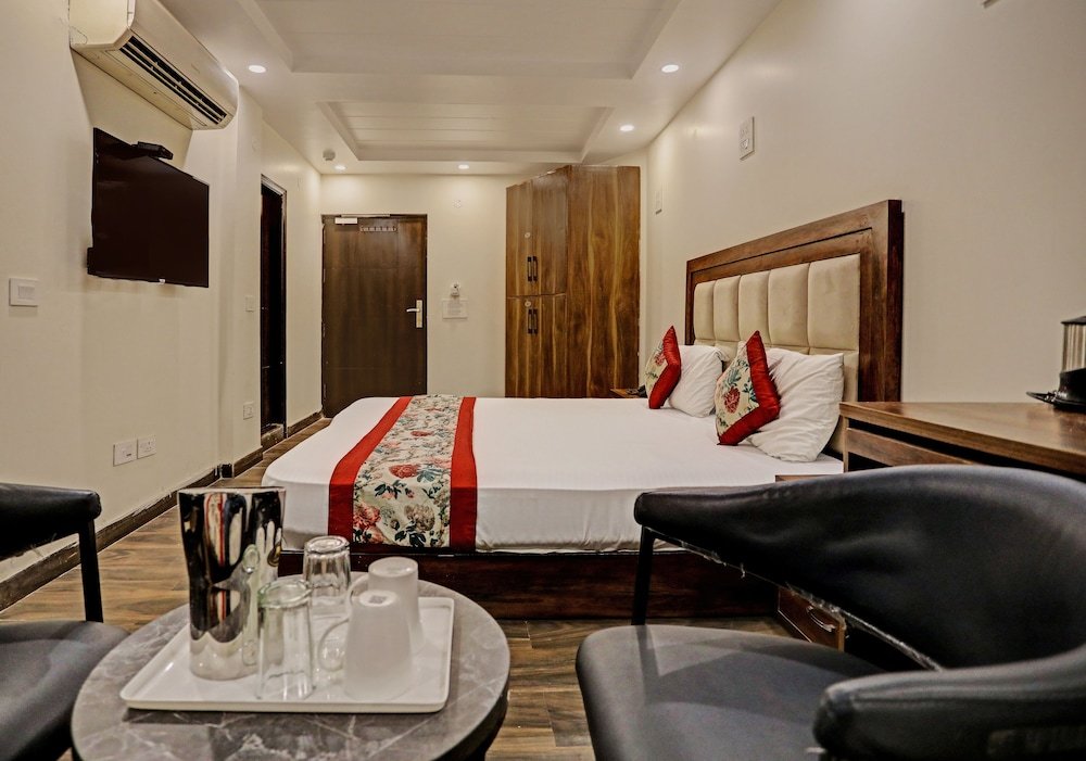 staybook atlanta new delhi train station