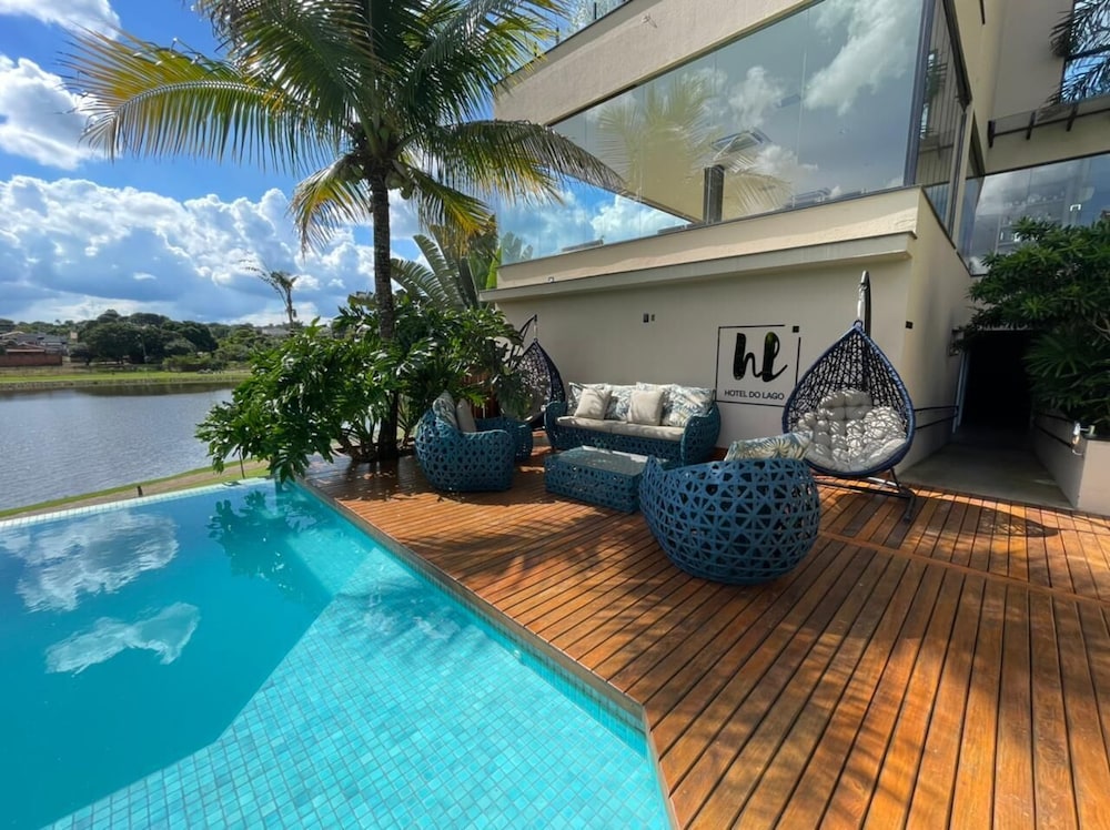 hotel do lago
