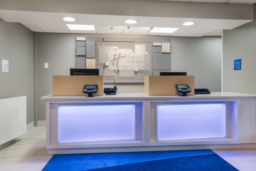 holiday inn express plymouth an ihg hotel