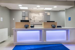 holiday inn express plymouth an ihg hotel