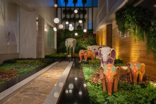 ramada by wyndham phuket deevana patong