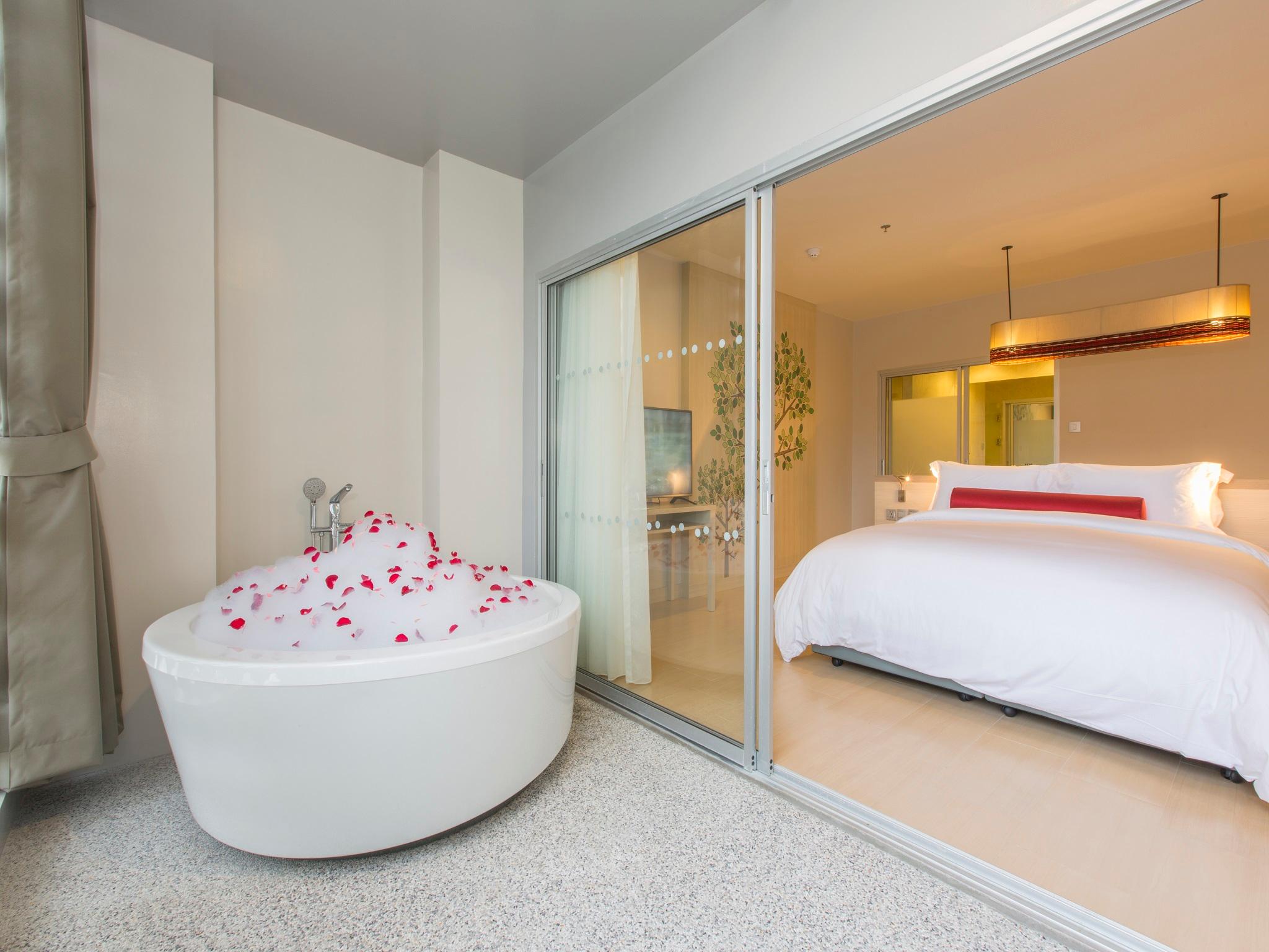 ramada by wyndham phuket deevana patong