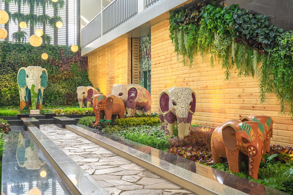 ramada by wyndham phuket deevana patong