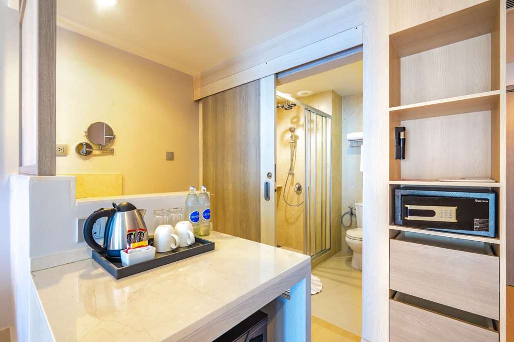 Ramada By Wyndham Phuket Deevana Patong,Patong>>Kathu,4 star