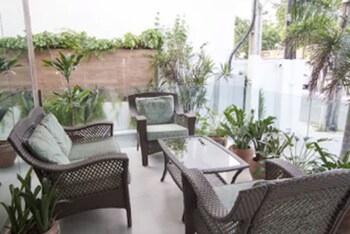 san phillip flat hotel