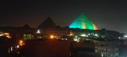 zeina pyramids inn