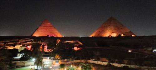 zeina pyramids inn