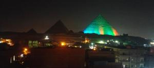 zeina pyramids inn