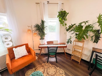 ith mission beach backpacker hostel