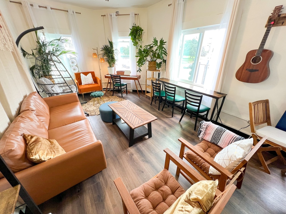 ith mission beach backpacker hostel