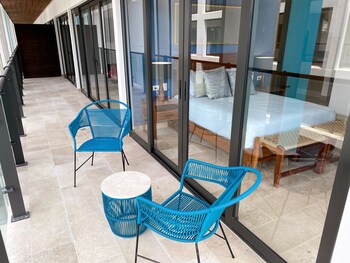 casa dos abejas by serenada