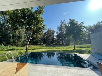 the point resort golf view villa