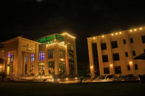 golden castle hotel